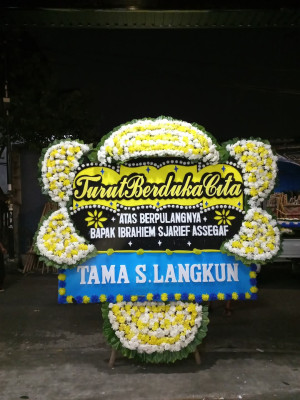 Papan Bunga Duka di Manduamas